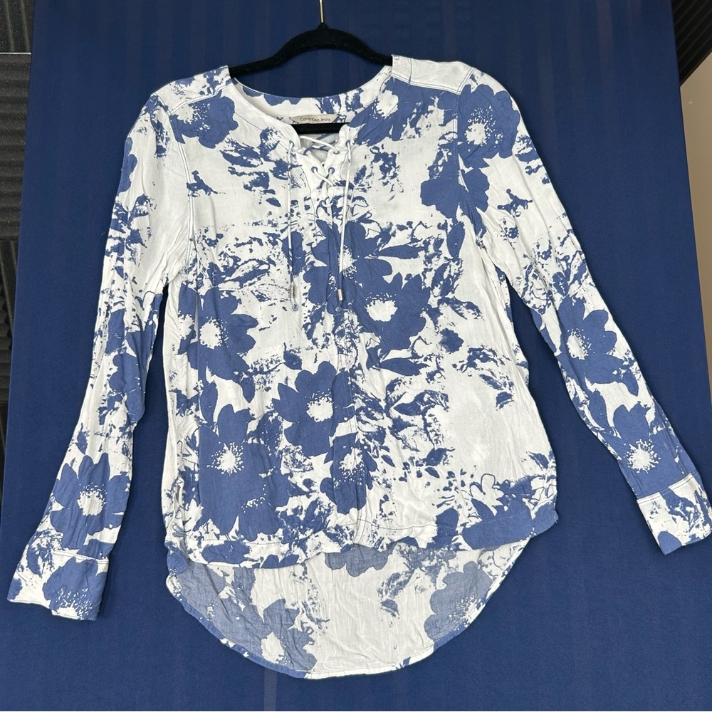 Calvin Klein Jeans‎ Women's Blue White Floral Lace-Up Shirt Size Small